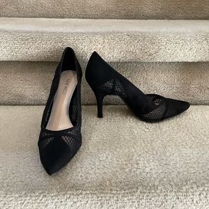 Nine West Mesh & suede black heel- Size 8